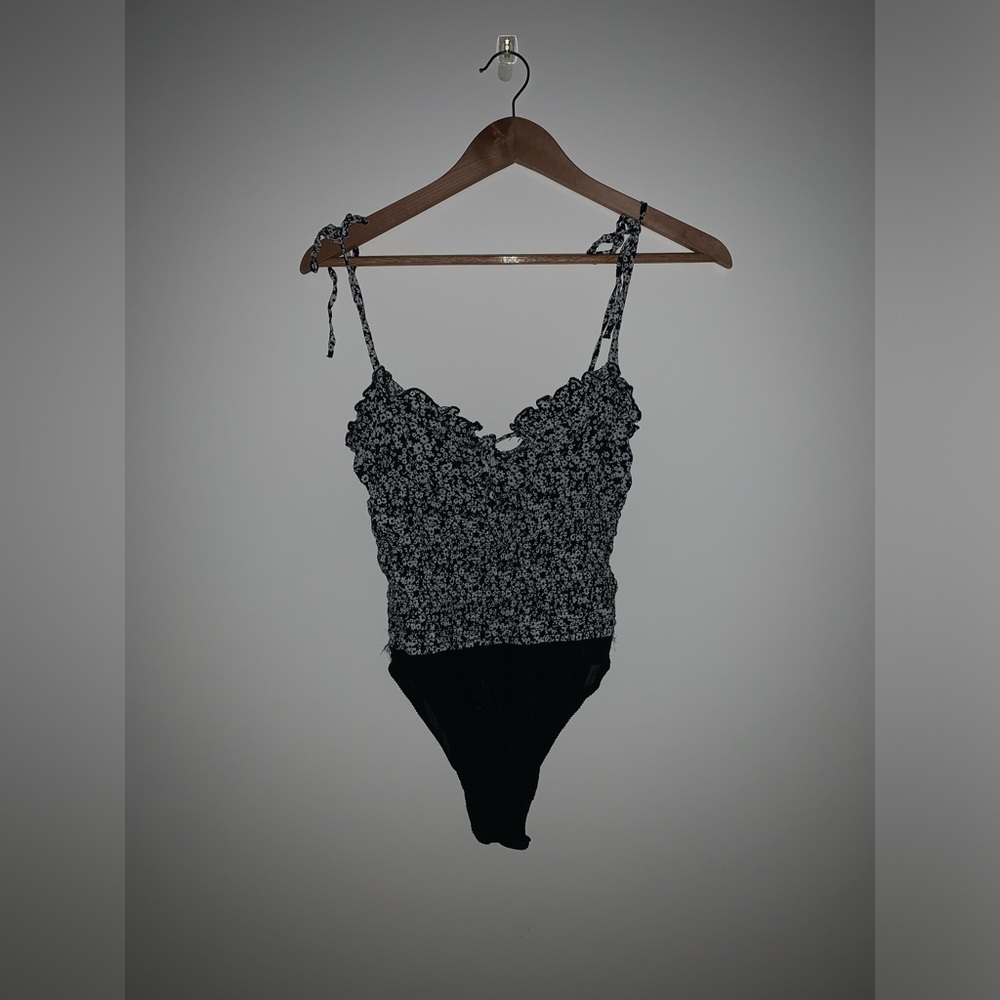 Free People floral body suit, Size Small